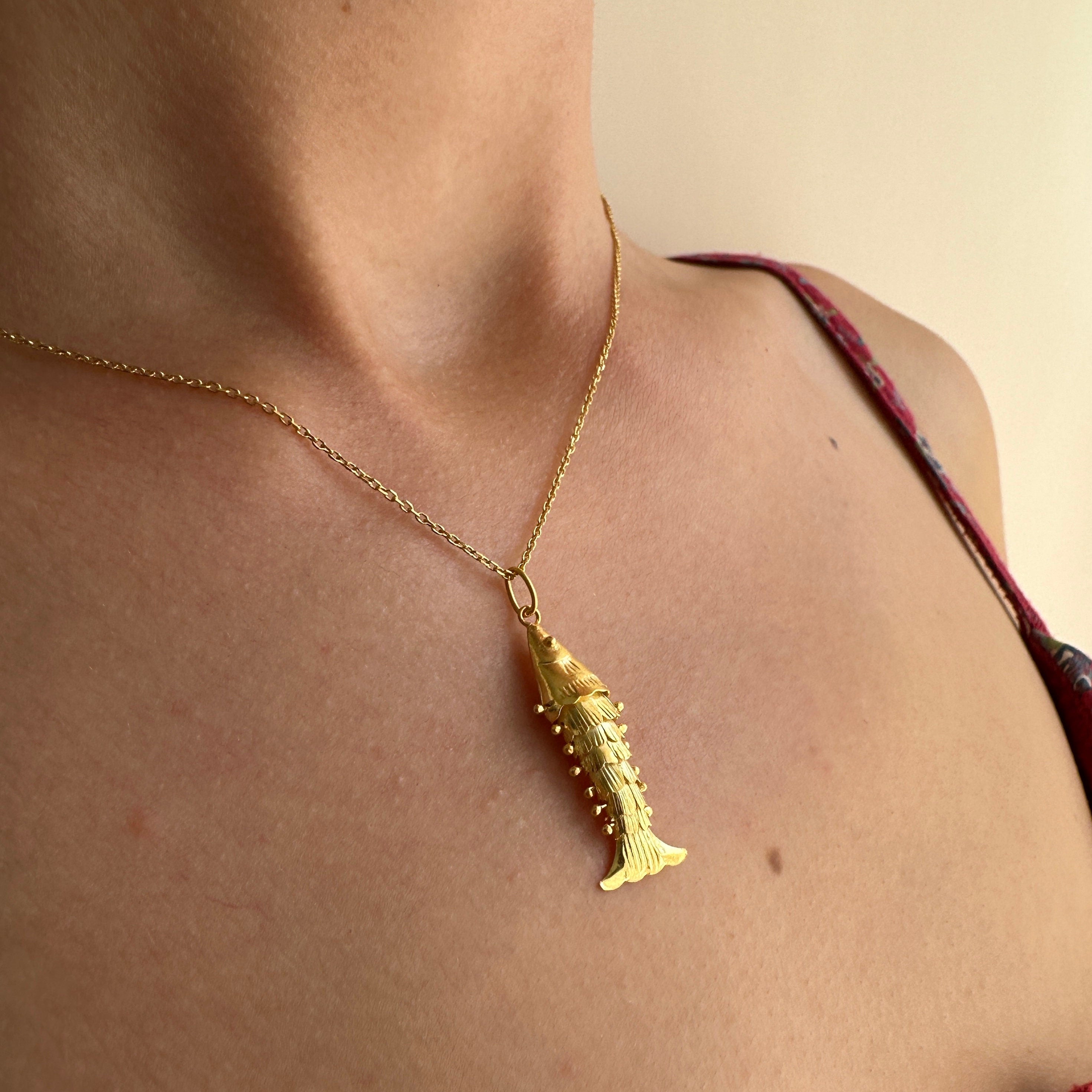Little Gold Fish Necklace, 3D Fish Charm, 925k Sterling Silver Pisces Symbol Pendant, Articulated Fish Necklace, Minimal Animal Pendant