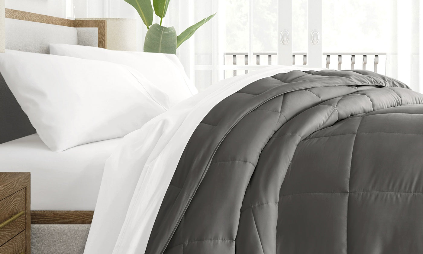 All Season Super Plush Breathable Down-Alternative Comforter