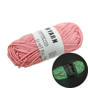 2022 Newest Functional Luminous Yarn Glow in the Dark Polyester Chunky Yarn 53m Long Knitting Wool Yarn for Crochet Sweater Hat