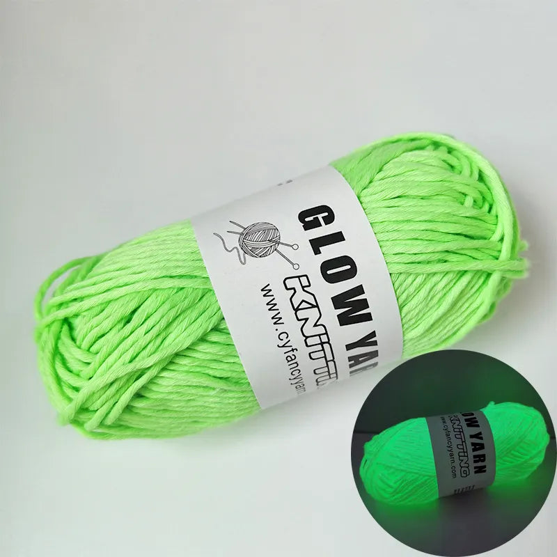 2022 Newest Functional Luminous Yarn Glow in the Dark Polyester Chunky Yarn 53m Long Knitting Wool Yarn for Crochet Sweater Hat