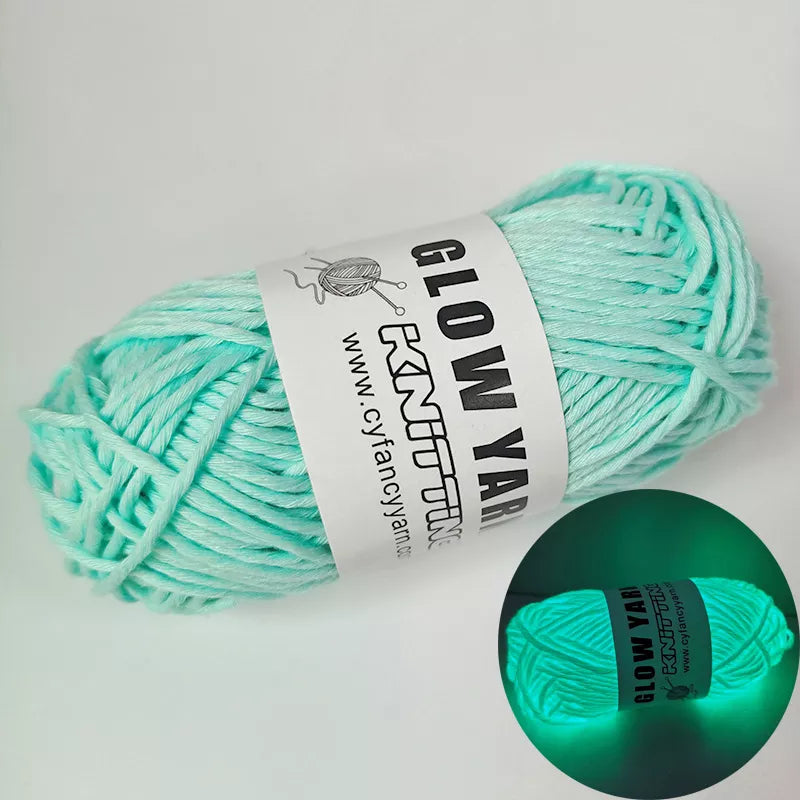 2022 Newest Functional Luminous Yarn Glow in the Dark Polyester Chunky Yarn 53m Long Knitting Wool Yarn for Crochet Sweater Hat