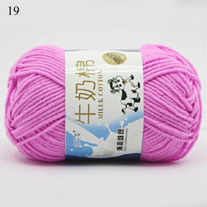 2022 Newest Functional Luminous Yarn Glow in the Dark Polyester Chunky Yarn 53m Long Knitting Wool Yarn for Crochet Sweater Hat